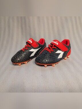Diadora Kids Soccer Sneakers in Black, Red & White US 10T